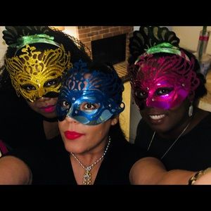 Meet your Posher, Leena